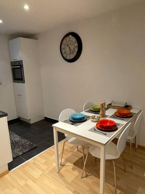 ציריך Gemuetliche Wohnung An Bester Lage Im Kreis 4 מראה חיצוני תמונה